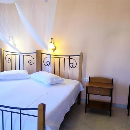 Naxos Seaside Retreat - Akti Sunny Escape Apartman *